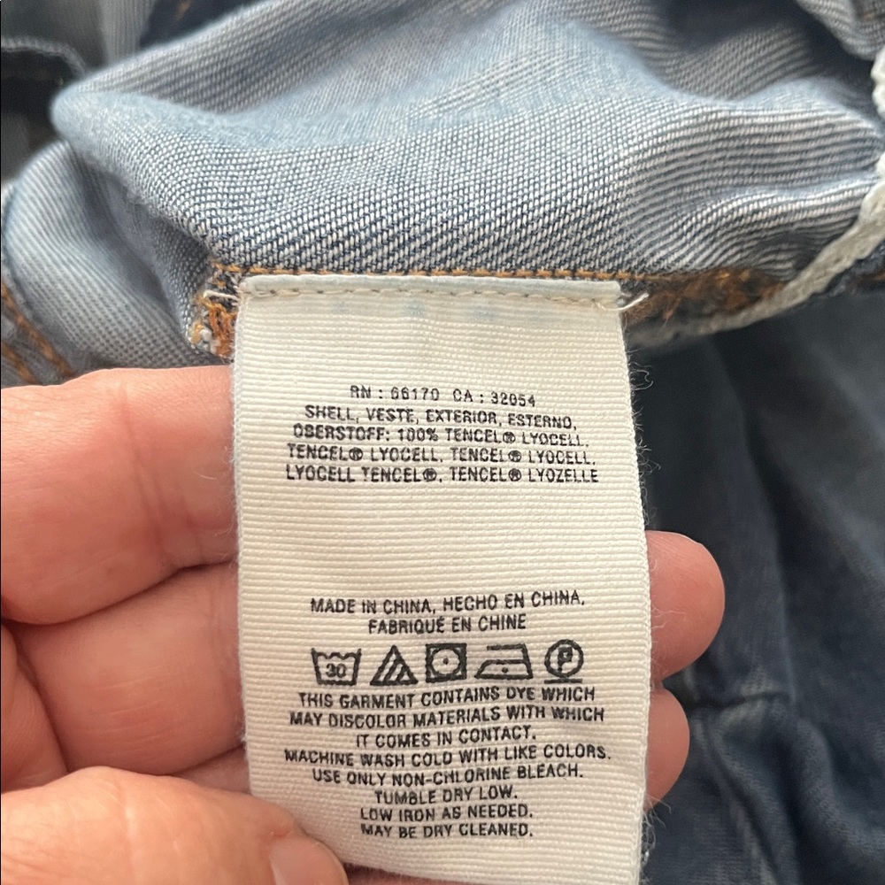 Universal Thread Classic Indigo Jean Jacket - image 5